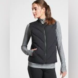 Athleta Inlet Puffer Vest in Black